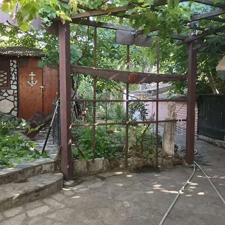 Andrada Garsoniera 2 *